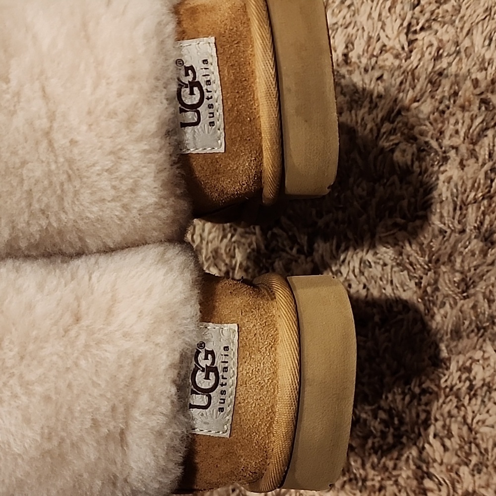 Euc Ugg Boots - image 8